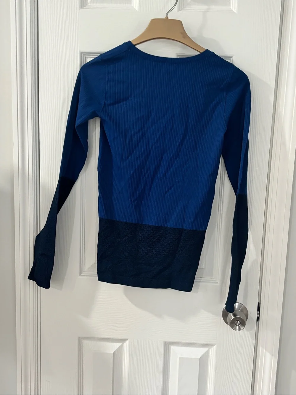 Athleta Two-Tone Ribbed Long-Sleeve Top in Royal Blue and Navy - Picture 3 of 7